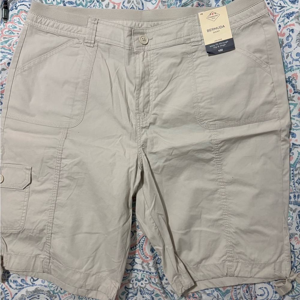 Women’s Tan Bermuda Shorts
